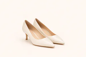 Ivory pointed-toe pump